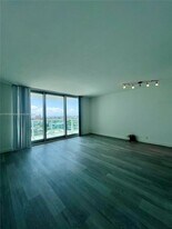 1000 West Ave, Unit 1431 in Miami Beach, FL - Building Photo