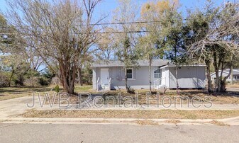 2002 W 15th St in Jacksonville, FL - Building Photo