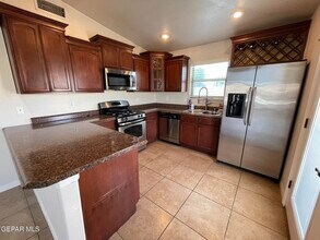 14200 Poets Rock Ln in El Paso, TX - Building Photo - Building Photo