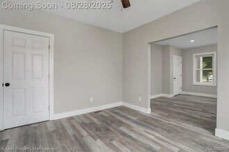 5124 W Chicago, Unit Apt 2 in Detroit, MI - Building Photo - Building Photo