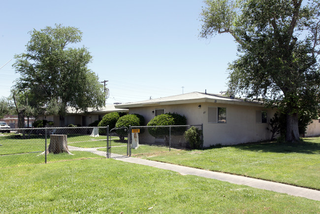 671-681 Desert Ln in Las Vegas, NV - Building Photo - Building Photo