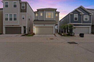 3207 Cedar Dawn Ln in Houston, TX - Building Photo - Building Photo