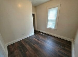 2218 E Eden Pl in St. Francis, WI - Building Photo - Building Photo