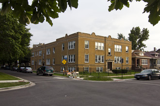 2950 N Kolmar Ave in Chicago, IL - Building Photo - Building Photo