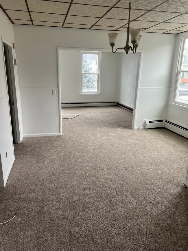 24 Cottage St, Unit 2 Bedroom minutes to HVCC
