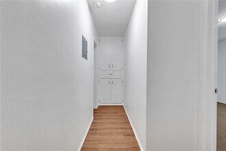 14728 W Magnolia Blvd in Sherman Oaks, CA - Building Photo - Building Photo