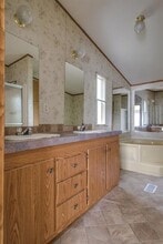 6527 Blue Water Ct in Granbury, TX - Building Photo - Building Photo