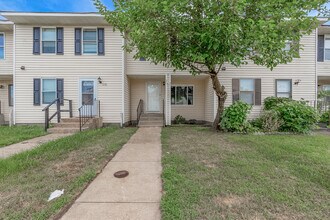 253 Greenbrier Ave in Norfolk, VA - Building Photo - Building Photo