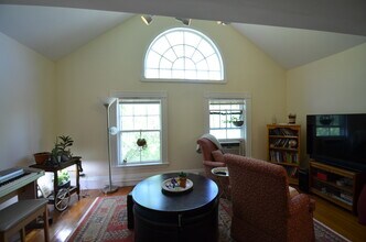 41 Coolidge St, Unit 43 in Brookline, MA - Foto de edificio - Building Photo