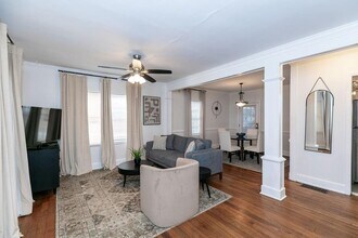 936 East Lake Dr in Decatur, GA - Building Photo - Building Photo