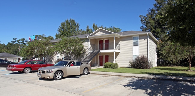 Springtree Apartments in Denham Springs, LA - Building Photo - Building Photo