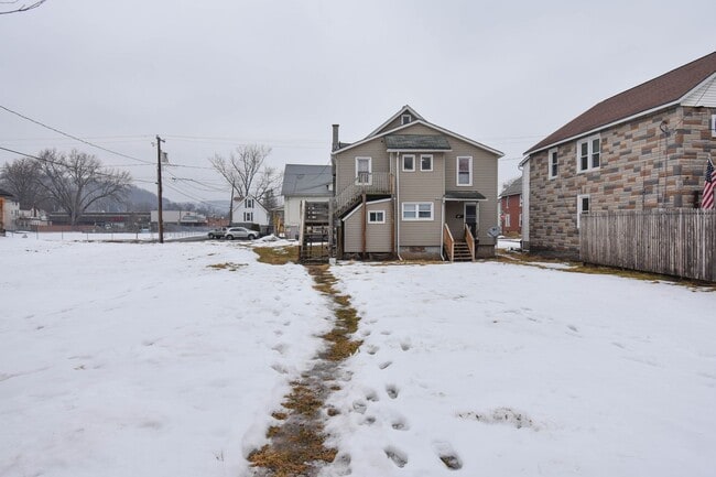 300 W Clinton St in Lock Haven, PA - Building Photo - Building Photo