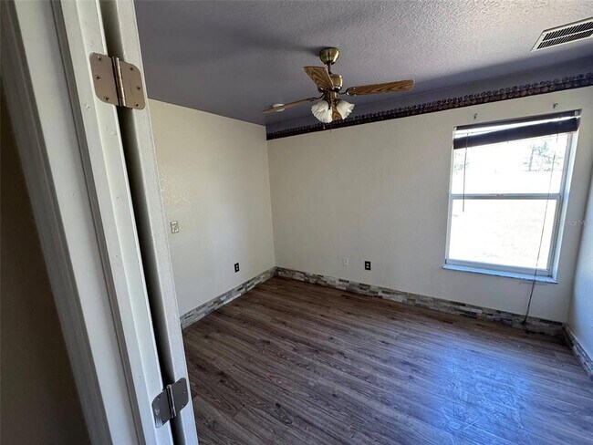 14373 Irving St in Brooksville, FL - Building Photo - Building Photo