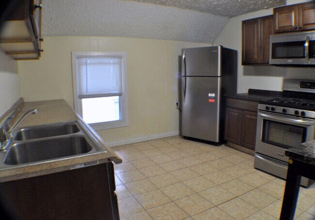 303 Lexington Ave in Syracuse, NY - Foto de edificio - Building Photo