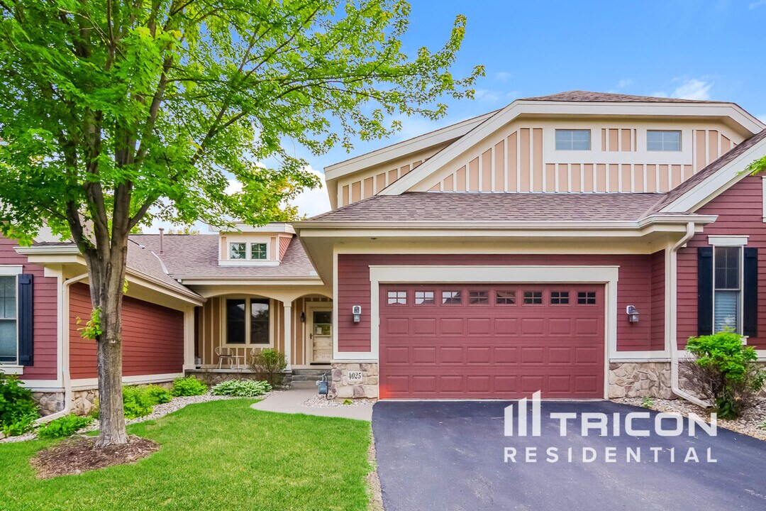 4025 Heritage Ln SE in Prior Lake, MN - Building Photo