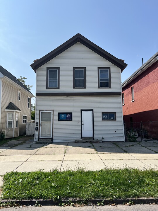 300 Busti Ave in Buffalo, NY - Building Photo