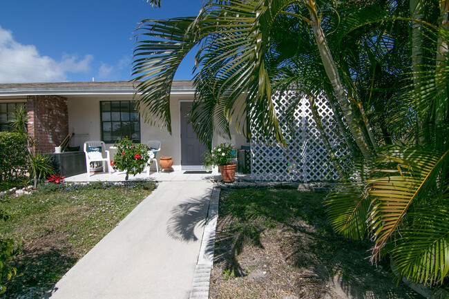 2206 NE 4th St in Boynton Beach, FL - Building Photo - Building Photo