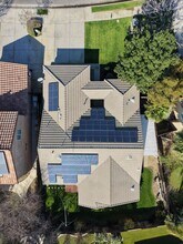 Spacious 4 bed 2 Bath in Desirable NW Bakersfield in Bakersfield, CA - Building Photo - Building Photo