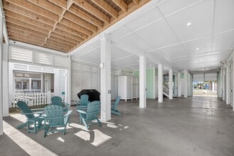 3815 Seabreeze Ln in Galveston, TX - Building Photo - Building Photo