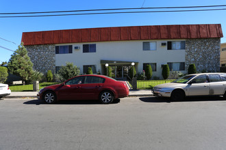 Redstone Apartments in North Hollywood, CA - Building Photo - Building Photo