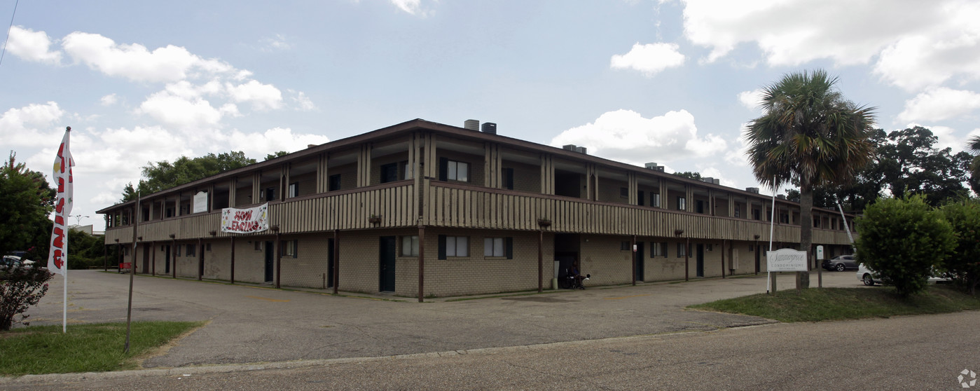 Summer Grove in Baton Rouge, LA - Building Photo