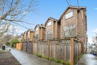 116 25th Ave E in Seattle, WA - Building Photo - Building Photo