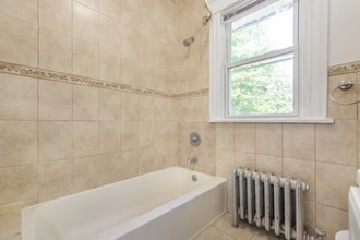 233 Glenwood Ave in East Orange, NJ - Building Photo - Building Photo