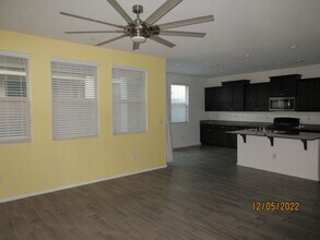 10111 Trumbull Point Ct in Las Vegas, NV - Foto de edificio - Building Photo