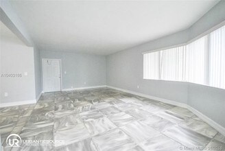 10190 E Bay Harbor Dr-Unit -1E in Bay Harbor Islands, FL - Building Photo - Building Photo