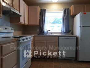 391 NW Mosher Canyon Rd in Bremerton, WA - Building Photo - Building Photo