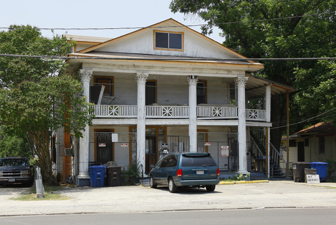 4011 S Presa St in San Antonio, TX - Foto de edificio