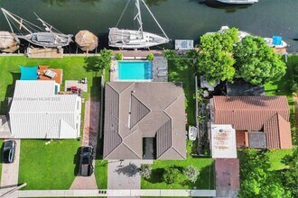 1021 Guava Isle in Fort Lauderdale, FL - Building Photo - Building Photo