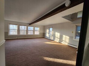 67 Old Albany Post Rd-Unit -#1 in Rhinebeck, NY - Building Photo - Building Photo