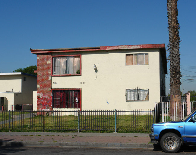 806 S Townsend St in Santa Ana, CA - Foto de edificio - Building Photo