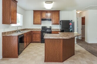 15230 Mill Valley Dr in Athens, AL - Building Photo - Building Photo