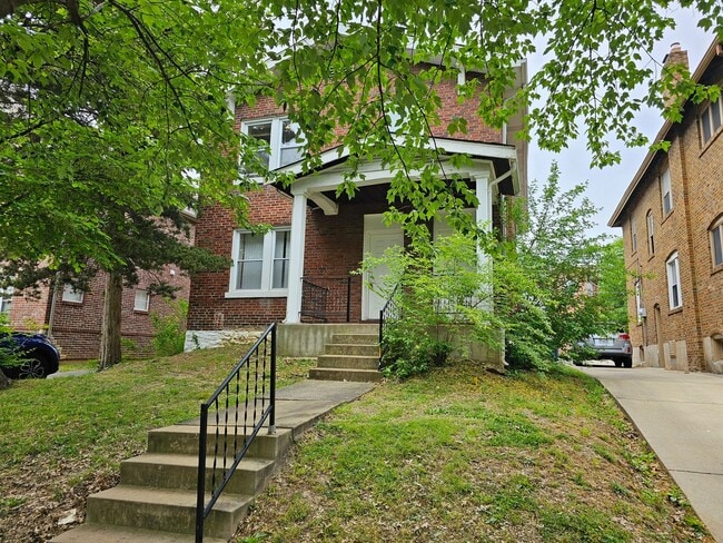 7204 Tulane Ave in University City, MO - Building Photo - Building Photo