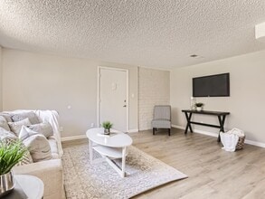 1723 N Robb St in Lakewood, CO - Building Photo - Building Photo