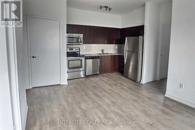 1410-1410 Dupont St in Toronto, ON - Building Photo - Building Photo