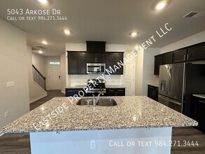 5043 Arkose Dr in Raleigh, NC - Building Photo - Building Photo