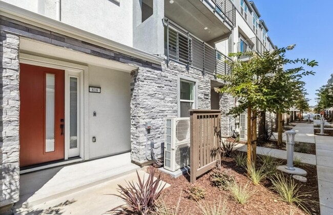 818 Redberry Wy in San Jose, CA - Building Photo - Building Photo