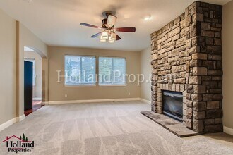 2047 SE 48th Ave in Hillsboro, OR - Building Photo - Building Photo