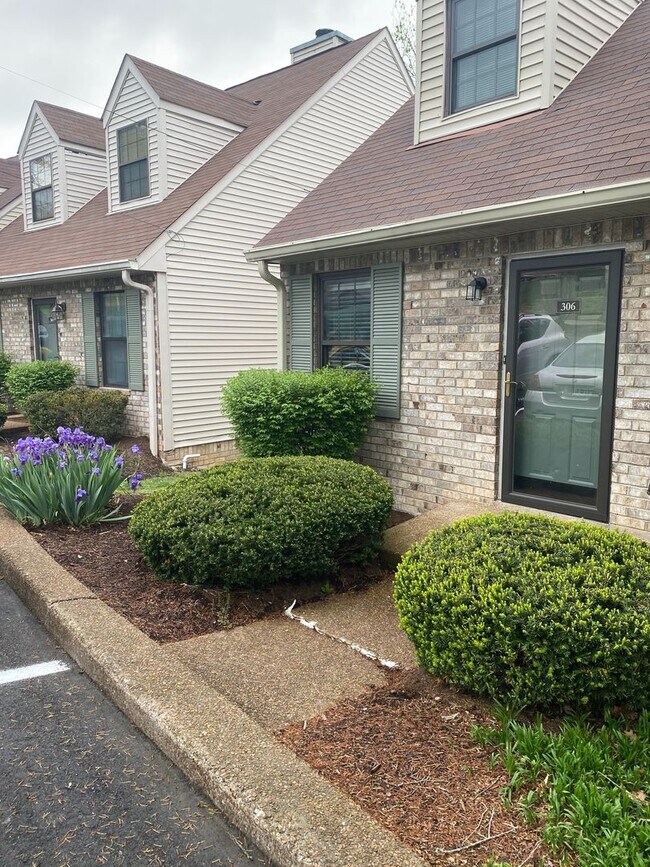 306 Deerpoint Dr in Hendersonville, TN - Building Photo - Building Photo