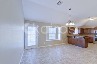 4210 Syracuse St in Moore, OK - Building Photo - Building Photo