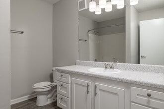The Pointe at Westland in Cleveland, TN - Building Photo - Interior Photo