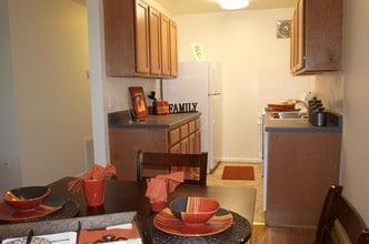 North Oak Apartments in Richmond, VA - Building Photo - Building Photo