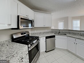 362 Anita Dr in Powder Springs, GA - Building Photo - Building Photo