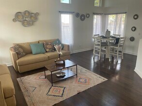 29304 Quiet Harbor St in Lake Elsinore, CA - Foto de edificio - Building Photo