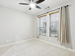 4830 Cedar Springs Rd, Unit 4830 Cedar Springs Rd #44 in Dallas, TX - Foto de edificio - Building Photo