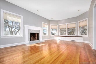 7 Richland Rd in Greenwich, CT - Building Photo - Building Photo