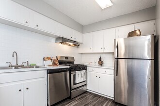 Village Oaks Apartments in San Antonio, TX - Foto de edificio - Interior Photo